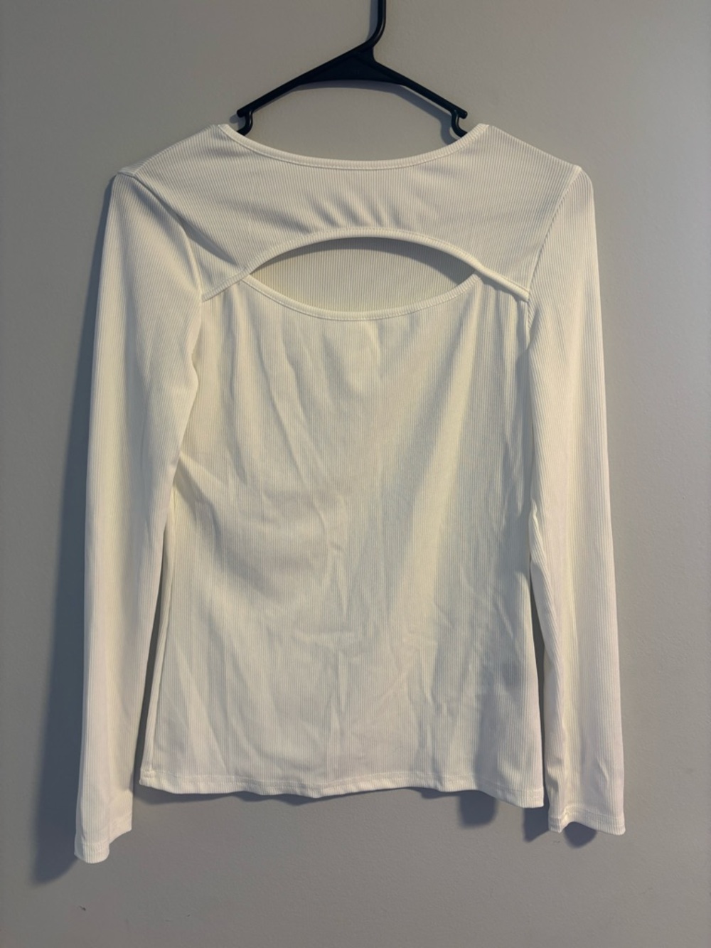 SHEIN White Ribbed Long-Sleeve Top with Back Cutout